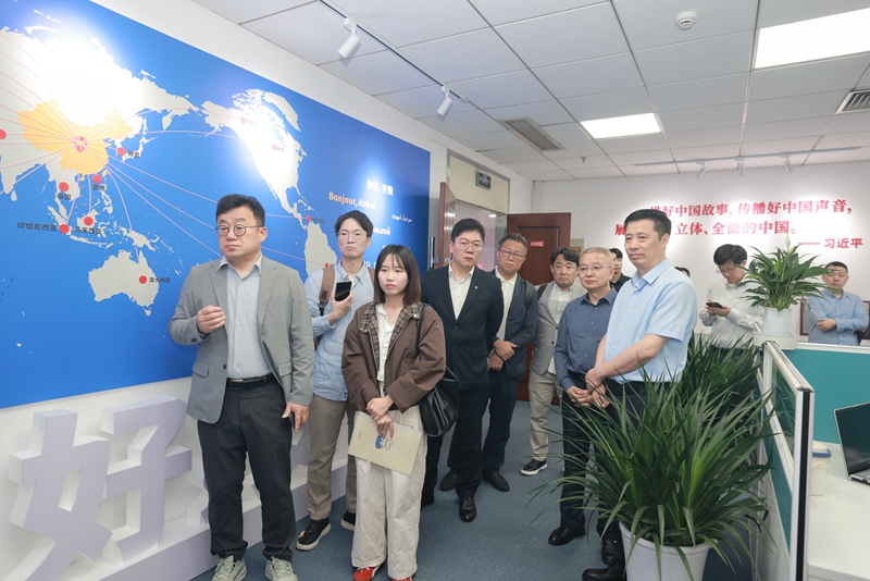 韓國主流媒體代表團(tuán)一行參訪安徽新媒體集團(tuán)